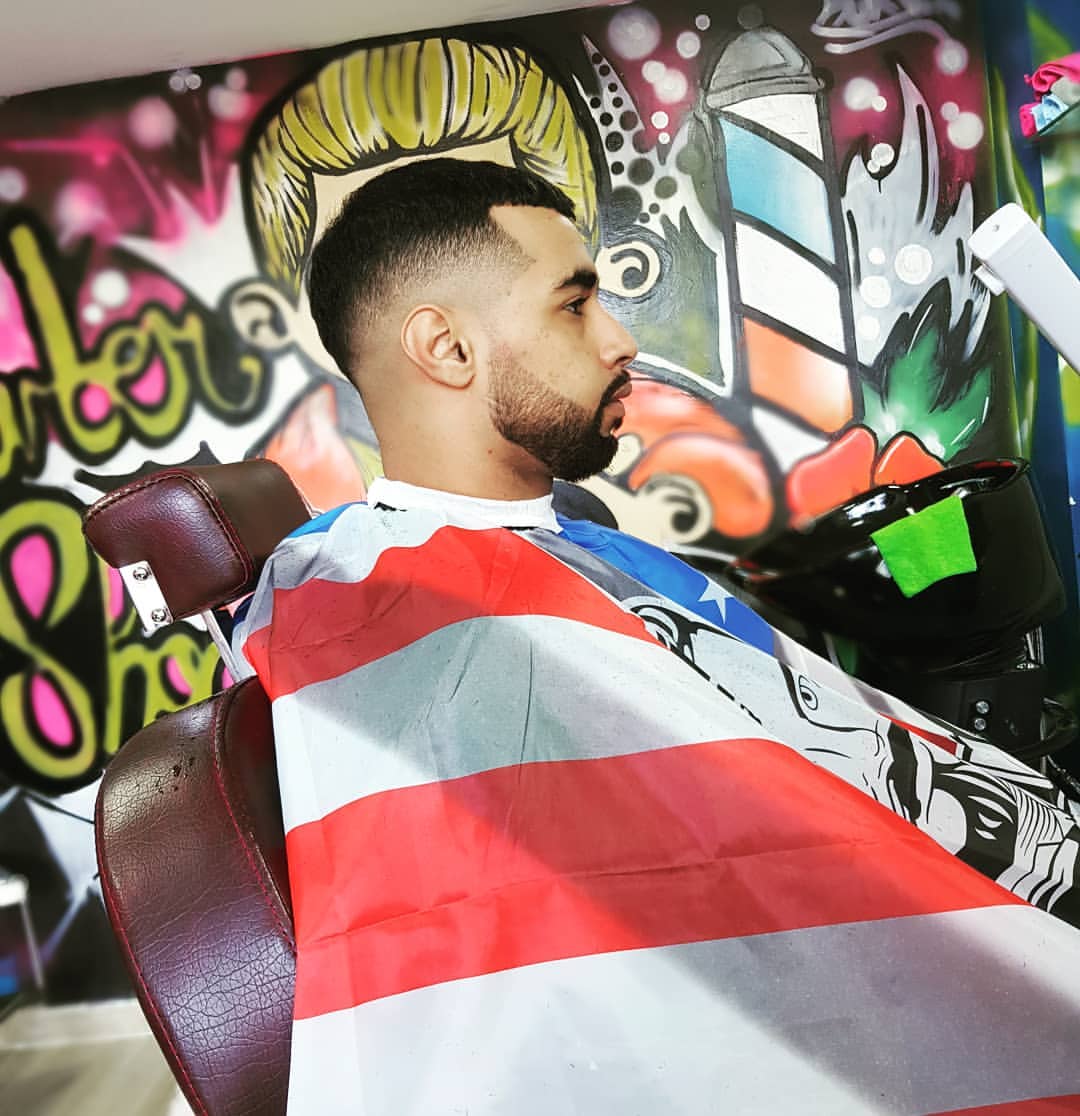 Dégradé haut et ligne de finition, salon Barber Biraoui