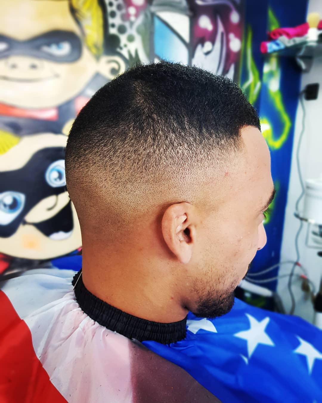 Coupe et barbe taillée chez Barber Biraoui, Sidi Bernoussi